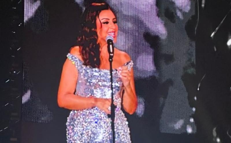 أنغام تفتتح مهرجان العلمين الجديدة بأغنية ”عمري معاك” وسط أجواء احتفالية