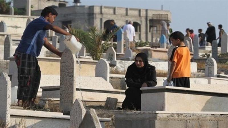 زيارة السيدات للقبور