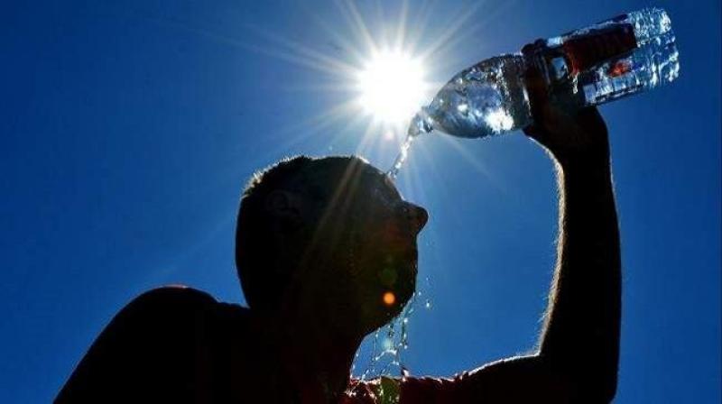 الأرصاد الجوية تحذر المواطنين من موجة حرارة شديدة، نصائح للوقاية