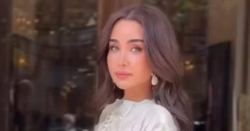 هنا الزاهد