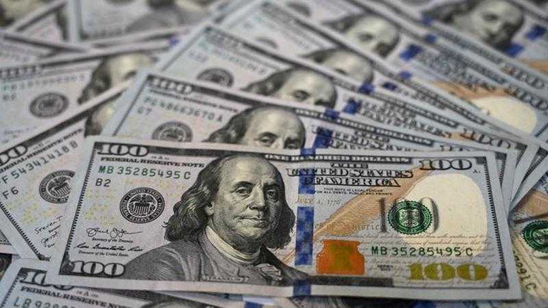 استقرار سعر الدولار أمام الجنيه المصري في بداية تعاملات اليوم