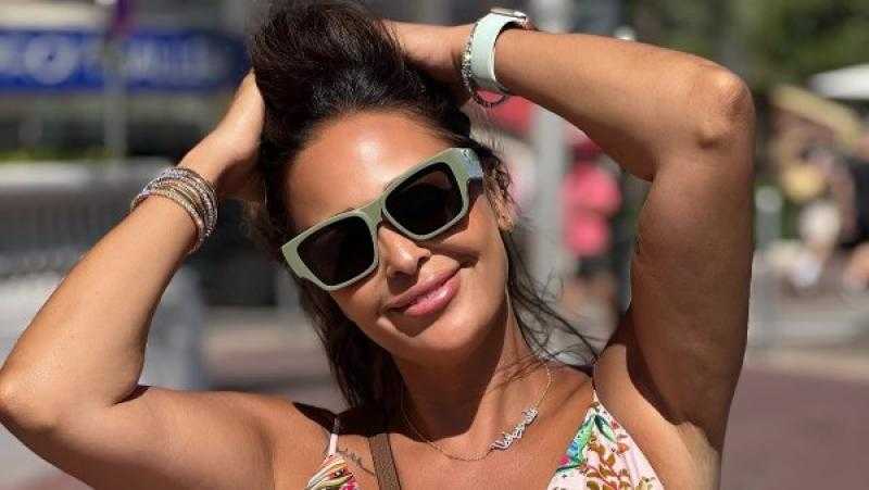 داليا البحيري تتألق بإطلالة صيفية جذابة تجمع بين الأناقة والعفوية