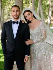 سيليو صعب يتصدر الترند.. تفاصيل إطلالاته بعد الزواج