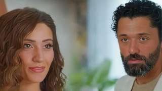 كريم محمود عبدالعزيز يعود لزوجته ويثير الجدل بإلغاء متابعة دينا الشربيني