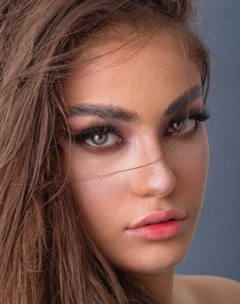 طرق سهلة لجمال خلاب.. أسرار رسم الحواجب وتكبير الشفاه بدون جراحة