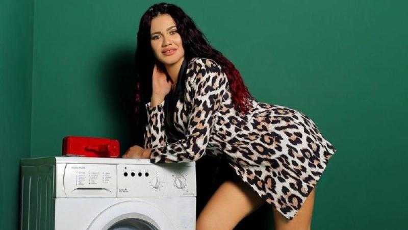 التفاصيل الكاملة لضبط الراقصة الشهيرة بديعة بفيديوهات مخلة ومقاطع مثيرة