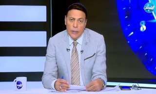 جدل ”الشورت في القطار” .. الحقيقة الكاملة يكشفها الإعلامي محمد الغيطي