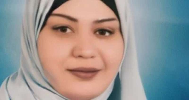 الممرضة