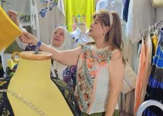 صفاء أبو السعود تتفقد جناح المجلس القومي للمرأة في معرض ”ديارنا للحرف اليدوية والتراثية”