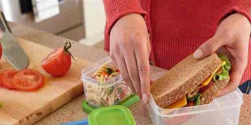 تحذيرات خبيرة تغذية بشأن ”سندوتشات المدرسة”: تجنبوا هذه المنتجات