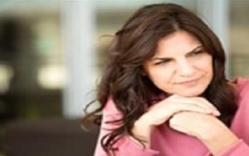 لماذا تقل متابعة النساء لأخبار المشاهير مع تقدم العمر؟ تعرف على الأسباب والسمات المشتركة