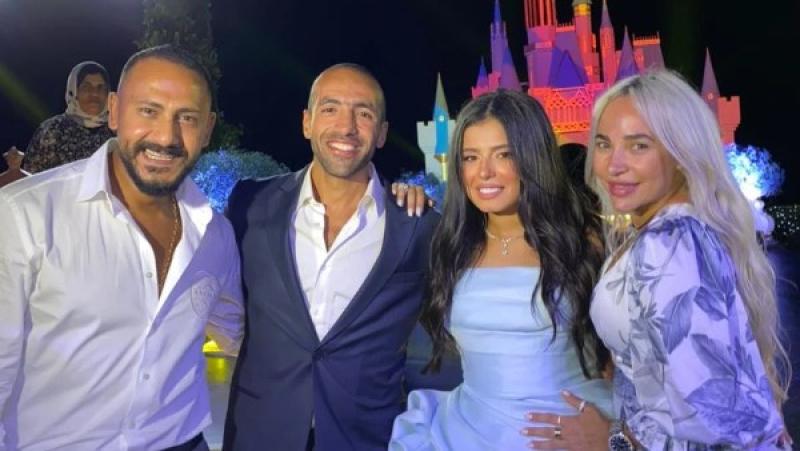 مريم عامر منيب و خطيبها عمرو ستين