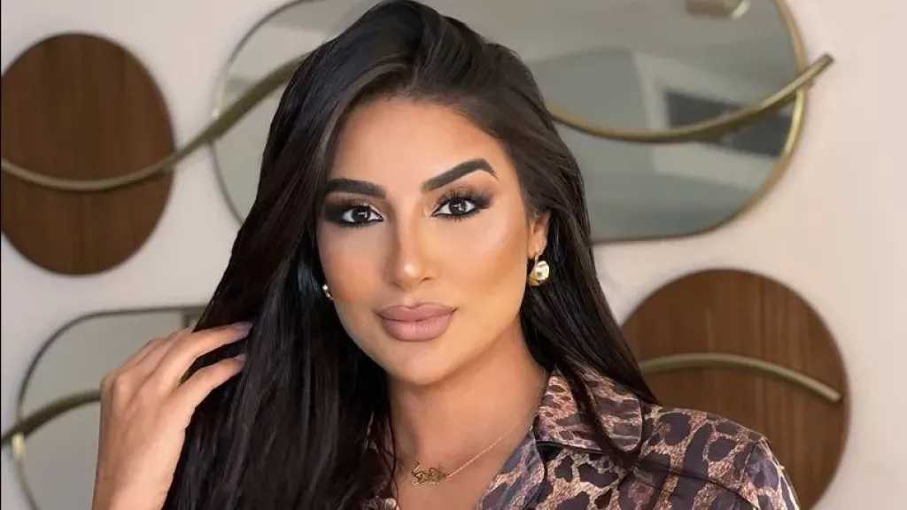 جوري بكر تشع أنوثة بإطلالة أنيقة في صورة تجمعها بصغيرها على إنستجرام