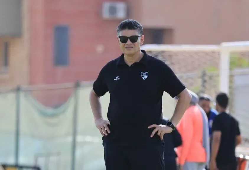 أحمد رمضان يغادر إلى الولايات المتحدة في زيارة عائلية خلال فترة توقف الدوري النسائي