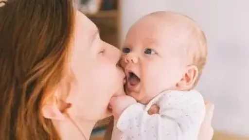 التهاب الفم الناجم عن فيروس الهربس البسيط.. كيف تحمي طفلك من هذه العدوى الشائعة؟