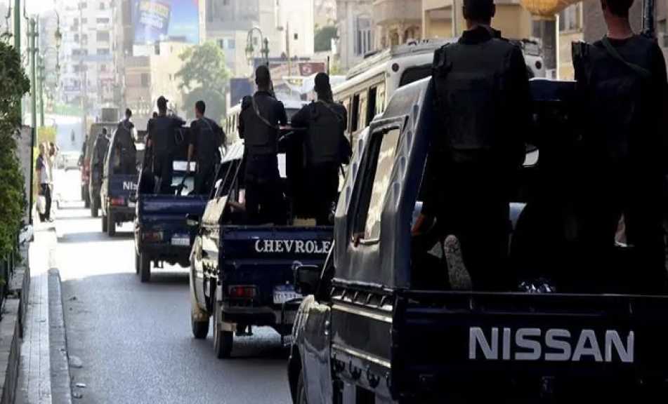 تفاصيل سقوط عصابة زوجية في سوهاج.. زورا توقيعات سيدات وحصلا على قروض بأسمائهن