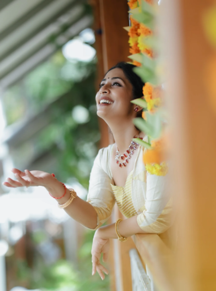 الممثلة الهندية ناڤيا ناير