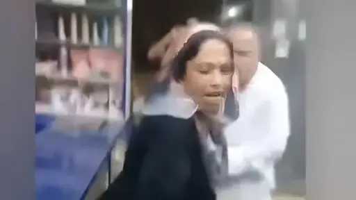 الأمن يحقق في فيديو اعتداء سيدة على شخص داخل صيدلية بالشرقية