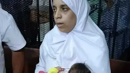 مستقبل قاتلة أطفال المنيا .. هل تُنفذ عقوبة الإعدام قبل فطام رضيعها؟