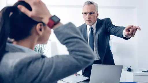 ضوابط اعتماد الاستقالة: شروط إنهاء التعاقد وصرف مستحقات العامل