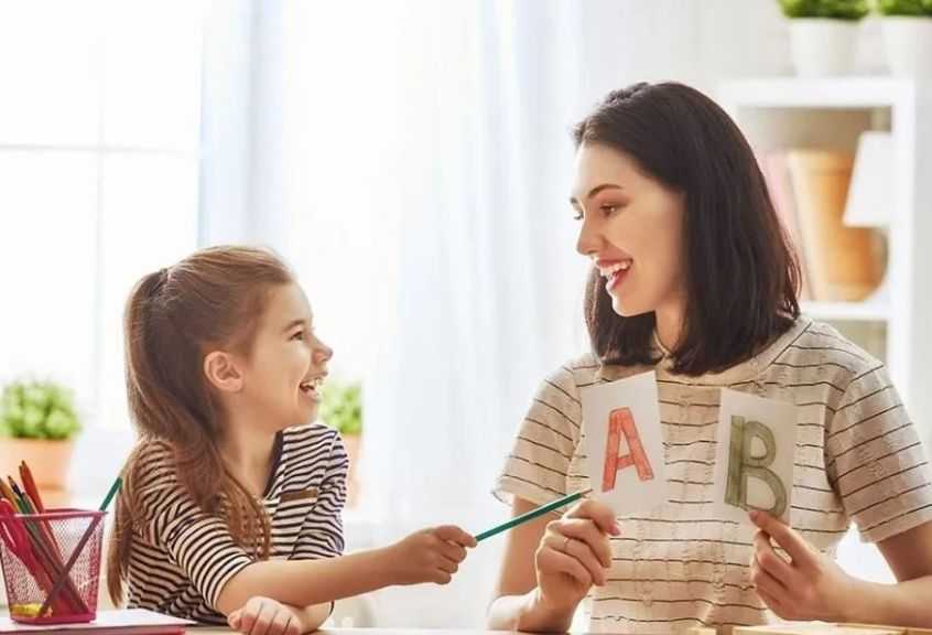 كيف تشجعين طفلك على المذاكرة بطرق مبتكرة في أول يوم دراسي؟