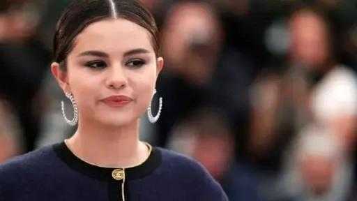 سيلينا جوميز تكشف أسرار صراعها مع الانتقادات الجسدية وتأثيرها النفسي