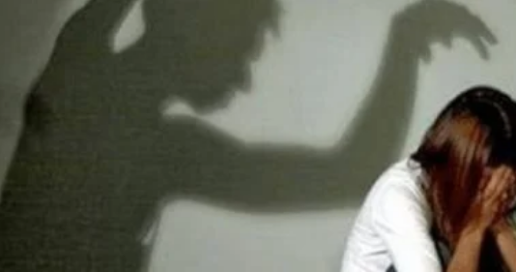  استدراج طالبة