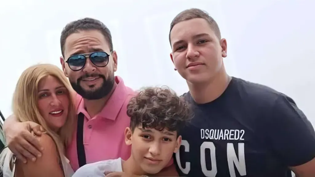 أحمد رزق وأسرته