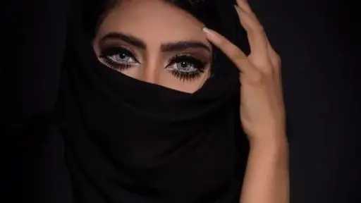 هل يجوز للخاطب رؤية وجه مخطوبته المنتقبة؟ أمين الفتوى يوضح