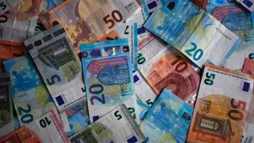 استقرار أسعار العملات أمام الجنيه المصري اليوم .. اليورو عند 55.81 جنيه