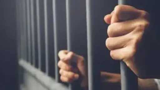 عامل يعتدي على زوجته وخالها بسلاح أبيض في الطالبية بسبب خلافات أسرية