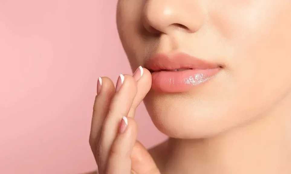 أسرار تفتيح منطقة الذقن بوصفات طبيعية فعّالة