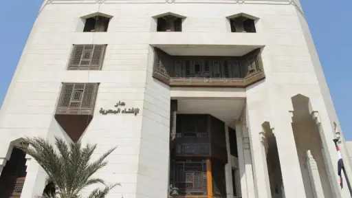 دار الإفتاء تحسم الجدل حول حكم ولادة السيدات على يد طبيب رجل