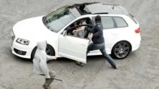 نسيت المفتاح فيها.. التفاصيل الكاملة لسقوط سارق سيارة سيدة بالدقي