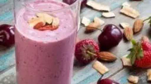 عصير التوت البري.. سر الصحة والجمال للمرأة
