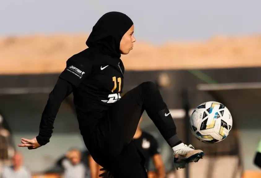 ياسمين عبد العزيز