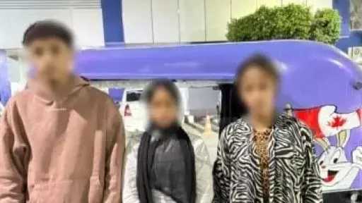 التفاصيل الكاملة لضبط شاب وفتاتين صوروا مشاهد منافية للآداب داخل توك توك بالقاهرة