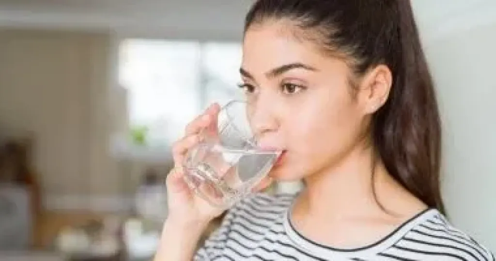 شرب الماء