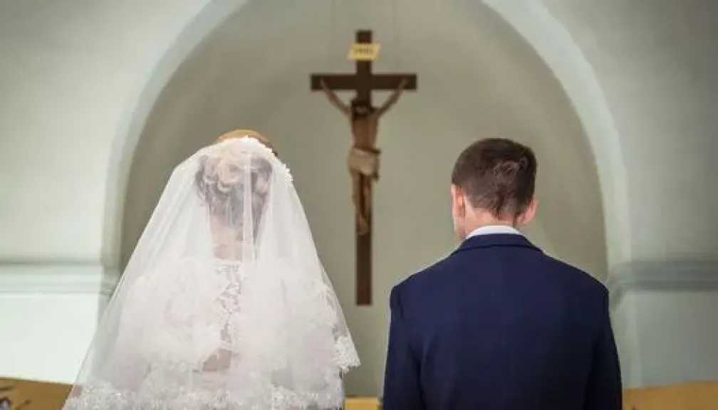 هل يجوز للأقباط الزواج من غير المسيحيين؟ رأي الكنيسة القبطية الأرثوذكسية