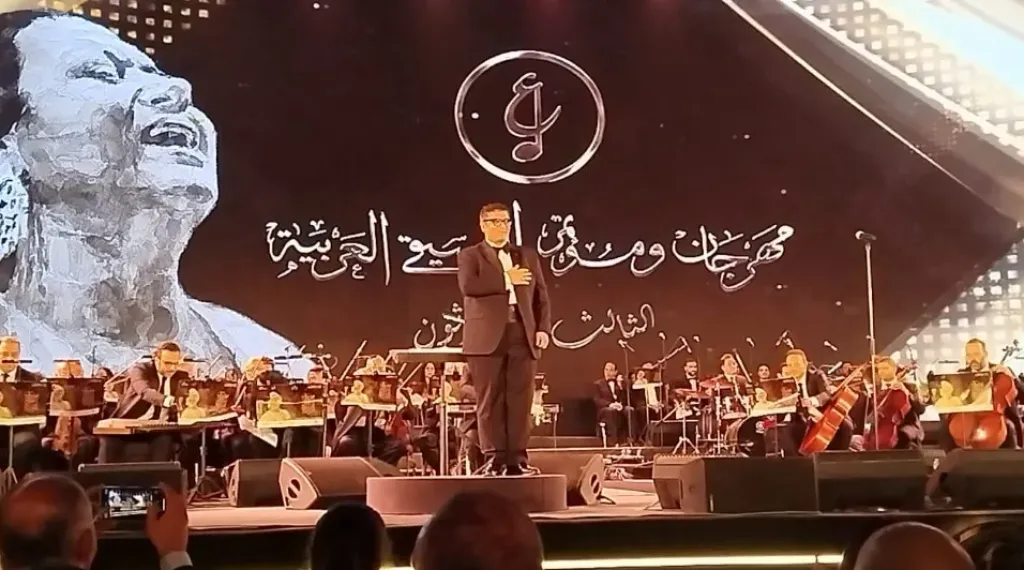 المايسترو علاء عبد السلام يفتتح حفل مهرجان الموسيقى العربية بأغنية "فاتت جنبنا"
