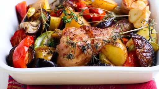 طاجن البطاطس بالدجاج.. وصفة مثالية للمرأة العصرية تجمع بين السهولة والقيمة الغذائية طاجن البطاطس بالدجاج.. وصفة مثالية للمرأة العصرية تجمع بين السهولة والقيمة الغذائية