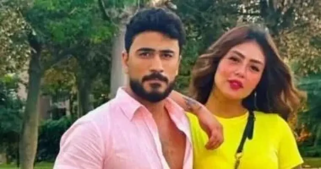 هدير عبد الرازق وخطيبها