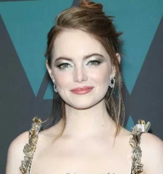 ألوان المكياج المثالية لإبراز جمال العيون الخضراء