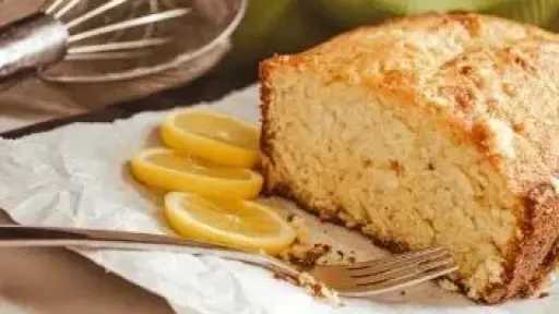 كيك سريع بأربع مكونات لإطلالة نسائية مميزة في عالم الحلويات كيك سريع بأربع مكونات لإطلالة نسائية مميزة في عالم الحلويات