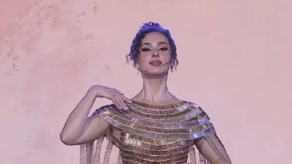 من هي شيرين طارق التي خطفت قلوب المصريين في افتتاح المتحف المصري الكبير