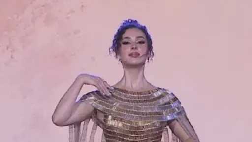 من هي شيرين طارق التي خطفت قلوب المصريين في افتتاح المتحف المصري الكبير