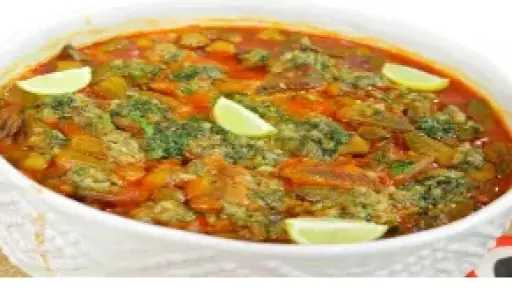 طاجن البامية باللحم.. وصفة مثالية تجمع بين الطعم الغني وسهولة التحضير