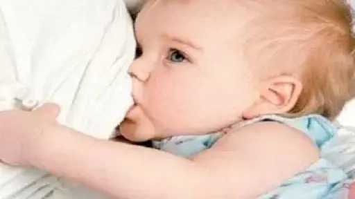 الإفتاء تحسم الجدل حول حكم إرضاع الطفل من المرأة الحامل الإفتاء تحسم الجدل حول حكم إرضاع الطفل من المرأة الحامل