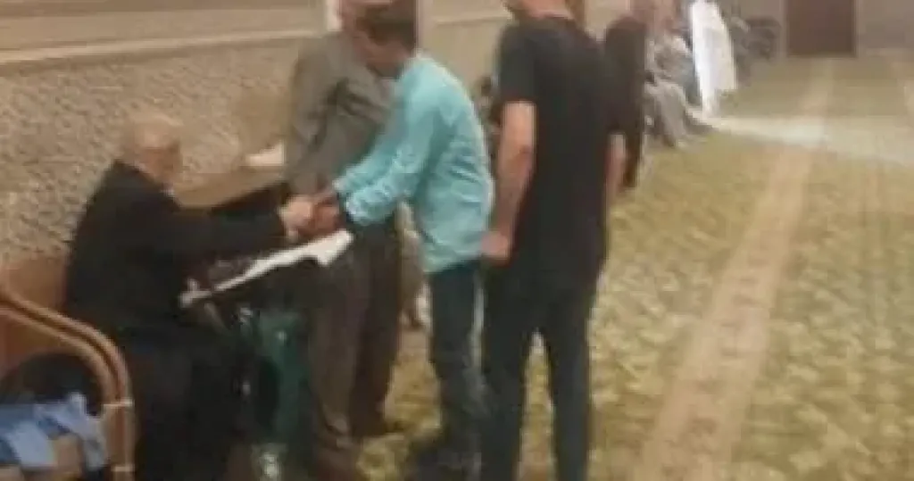 الفنان حسن العدل