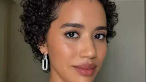 4 وصفات طبيعية لحل مشكلة المسام الواسعة وتعزيز جمال المرأة 4 وصفات طبيعية لحل مشكلة المسام الواسعة وتعزيز جمال المرأة